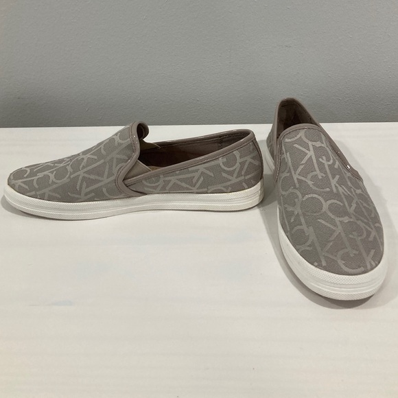 Calvin Klein Jeans Marren Jacquard Logo Patent Cement Slip On Sneakers Size 8.5 - Picture 9 of 13